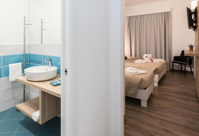Номер Стандарт Трехместный, Relais Del Borgo  Domo
