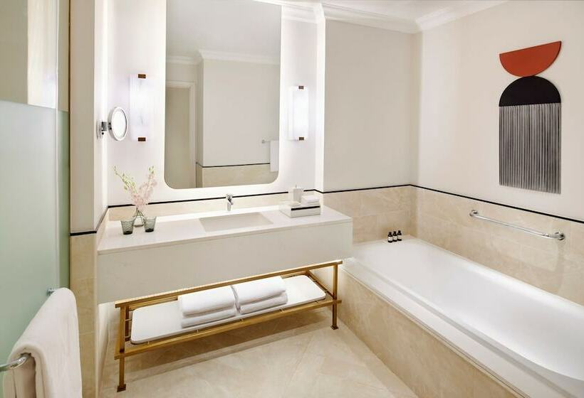 اتاق لوکس, Address Marassi Golf Resort