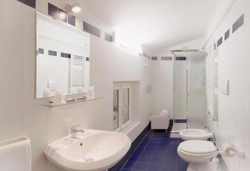 Четырехместный Номер Стандарт, Albergo Serena