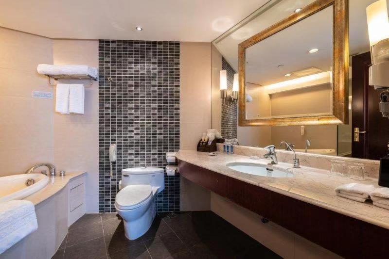 سوییت اجرایی, Golden Ocean Hotel Tianjin