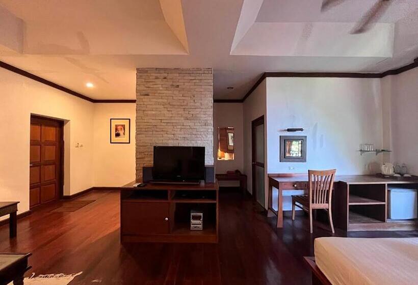 Executive Suite, Green Papaya Beach Resort, Koh Phangan
