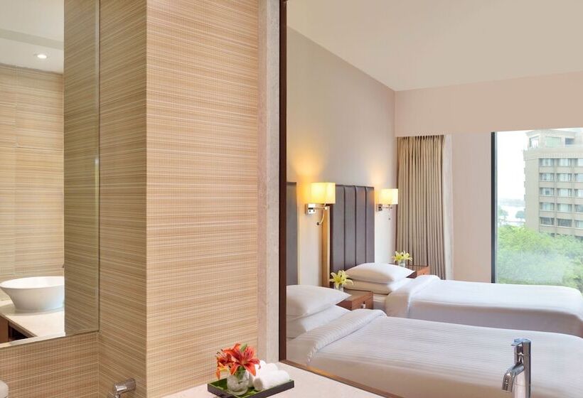 豪华房间, Courtyard By Marriott Hyderabad