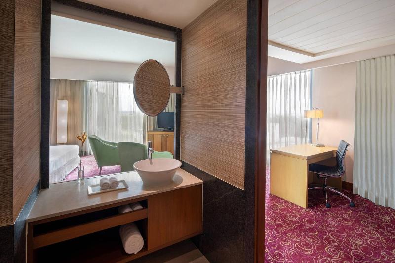 高级客房, Courtyard By Marriott Hyderabad