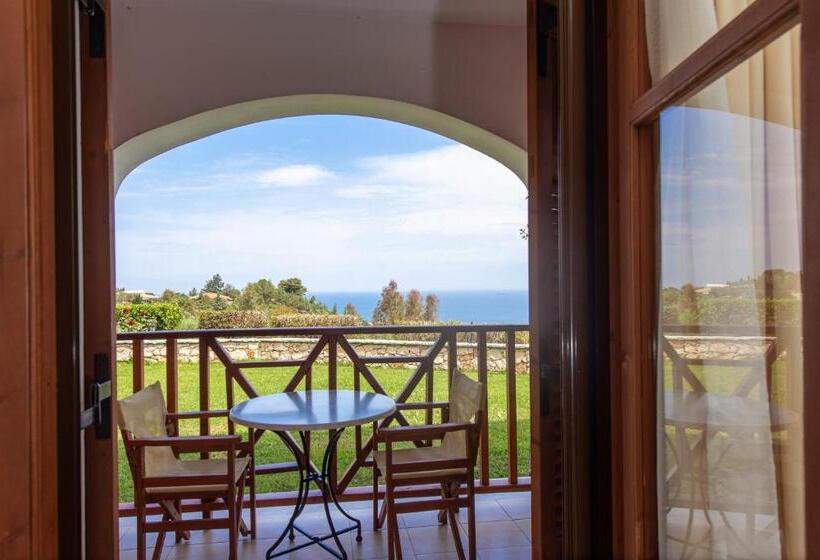 استودیوی سوپریور, Sea View Village