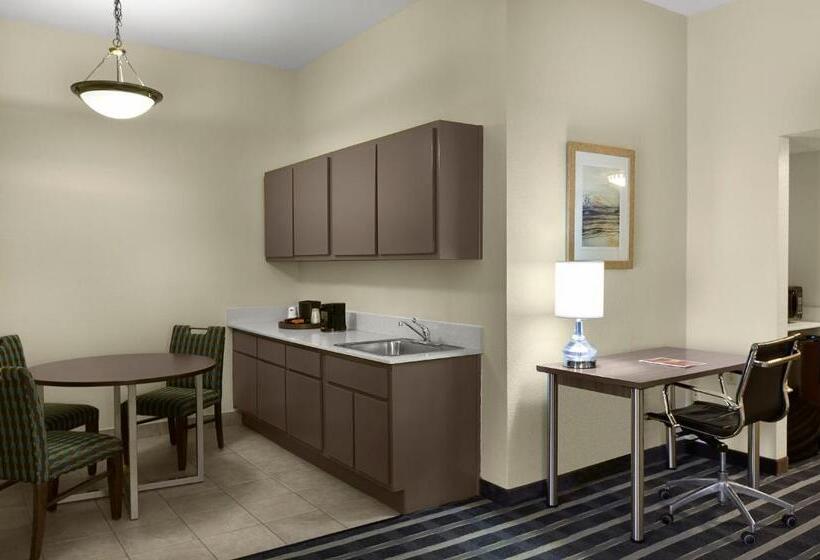 Люкс Адаптированный для Инвалидов, Sky Point Hotel & Suites   Atlanta Airport
