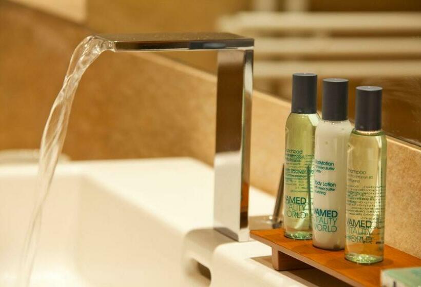 Deluxe Room Mountain View, Tauern Spa Hotel & Therme