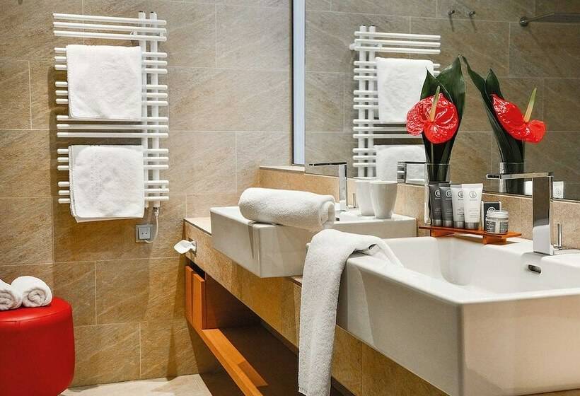 اتاق لوکس با چشم‌انداز, Tauern Spa Hotel & Therme