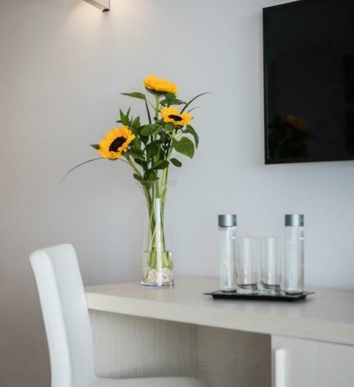 Полулюкс, Aparthotel Esquinzo y Monte del Mar