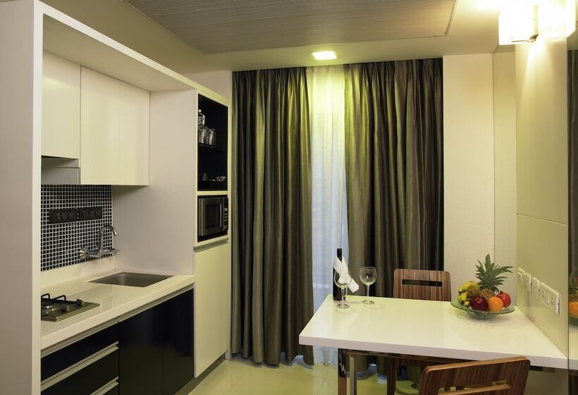 سوئیت با بالکن, Grand Mercure Bangalore   An Accor Brand