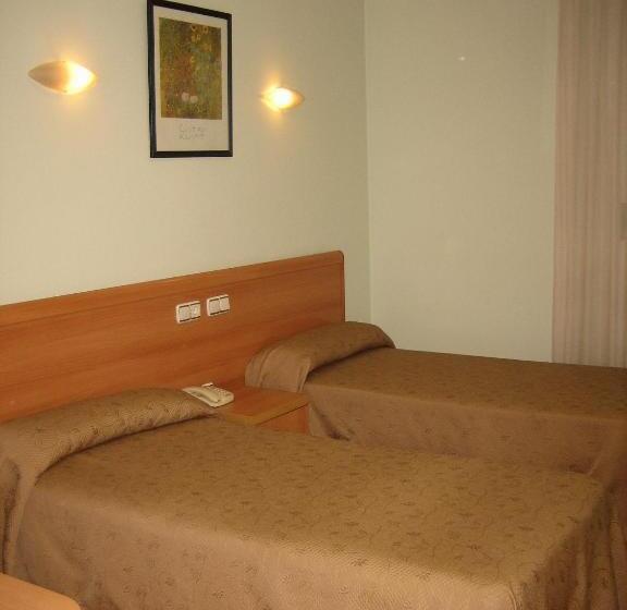 Номер Стандарт, Hostal Madruga