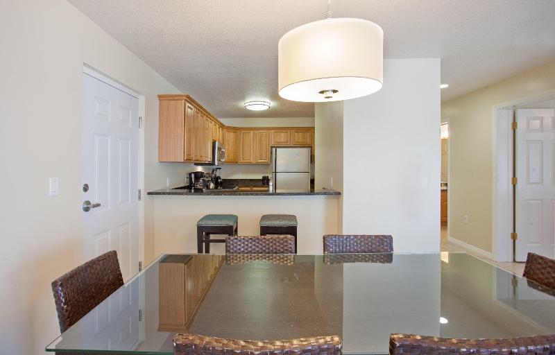 سوئیت با تخت بزرگ, Holiday Inn Resort Grand Cayman, An Ihg