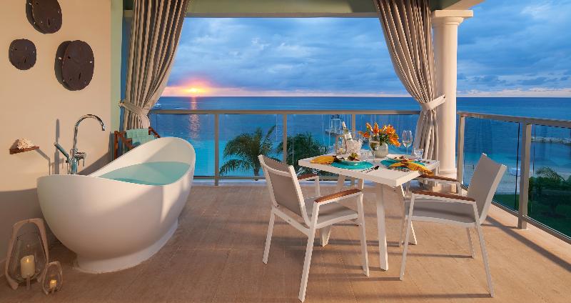اتاق استاندارد, Holiday Inn Resort Grand Cayman, An Ihg