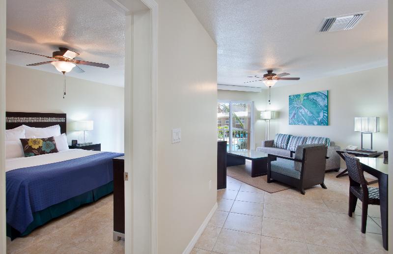 سوئیت با تخت بزرگ, Holiday Inn Resort Grand Cayman, An Ihg