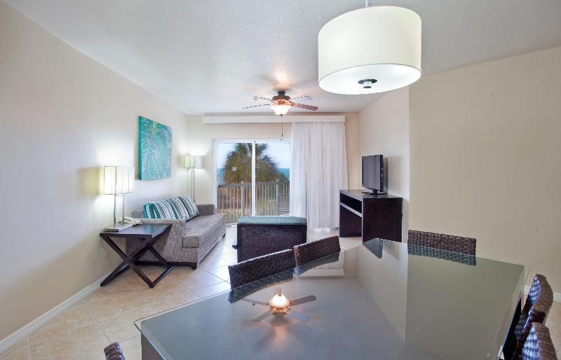 سوئیت با تخت بزرگ, Holiday Inn Resort Grand Cayman, An Ihg