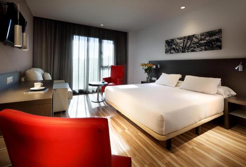 اتاق استاندارد با تخت بزرگ, Holiday Inn Resort Grand Cayman, An Ihg