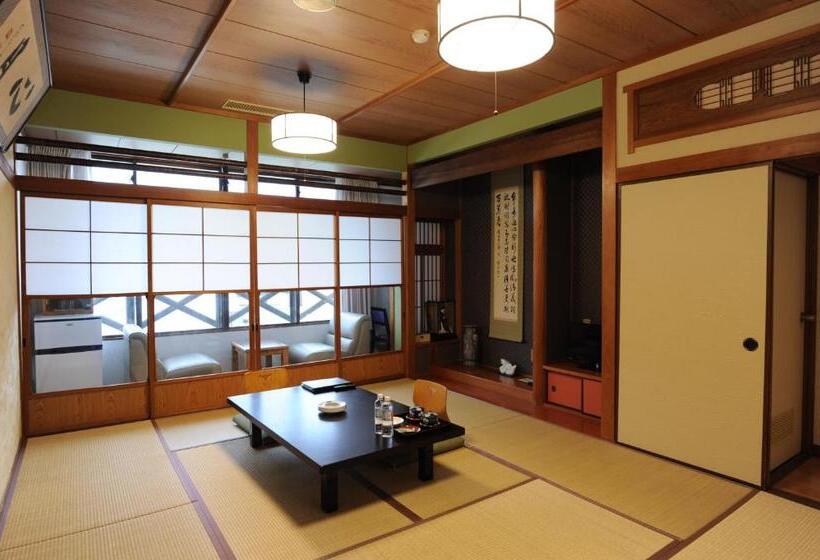 Четырехместный Номер Стандарт, Kamenoi Hotel Aso Park Resort