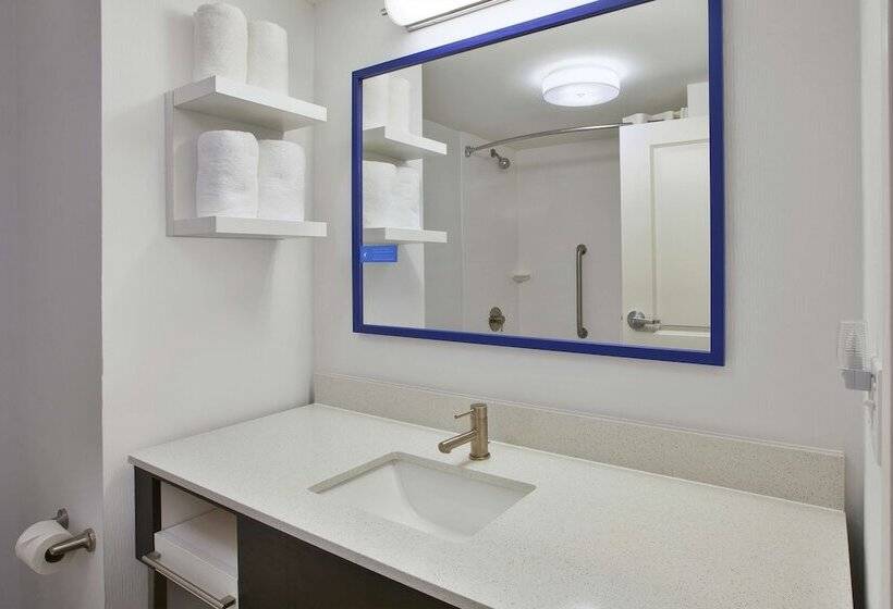 غرفه قياسيه سريرين مزدوجين, Hampton Inn White River Junction