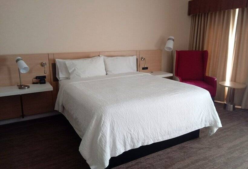장애인을 위한 스탠다드 룸, Hilton Garden Inn Calabasas