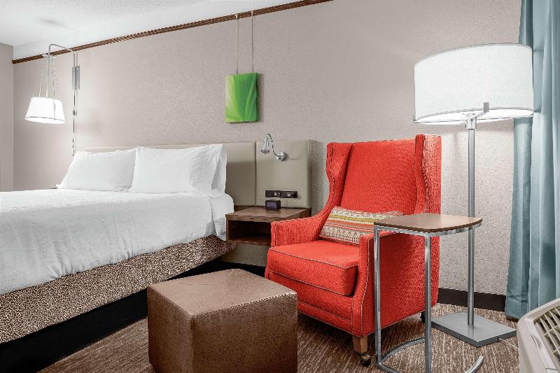 اتاق استاندارد با تخت بزرگ, Hilton Garden Inn Wilmington Mayfaire Town Center