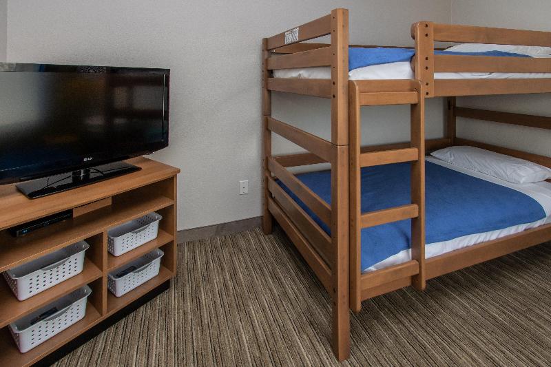Люкс Кровать Кинг, Holiday Inn Express Hotel & Suites Roseville   Galleria Area, An Ihg