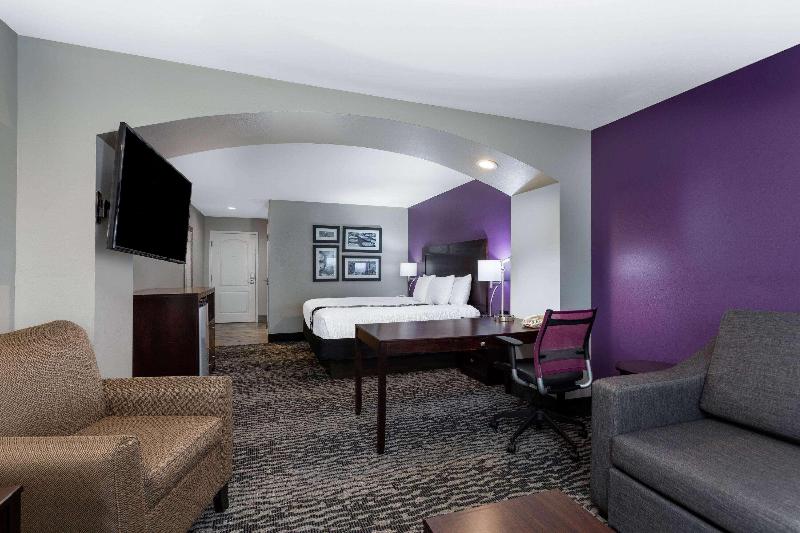 디럭스 스위트 킹 침대, La Quinta By Wyndham Huntsville Airport Madison