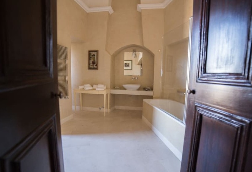 سوییت جونیور, Palazzo Viceconte