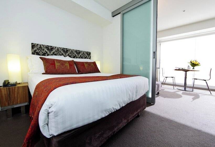 استودیوی استاندارد, Seasons Heritage Melbourne