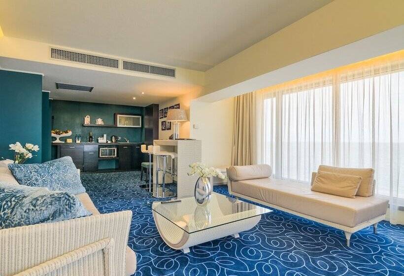 Suite Senior cu Vedere la Mare, Vega