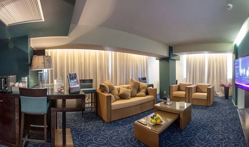 Junior Suite cu Vedere Laterală la Mare, Vega