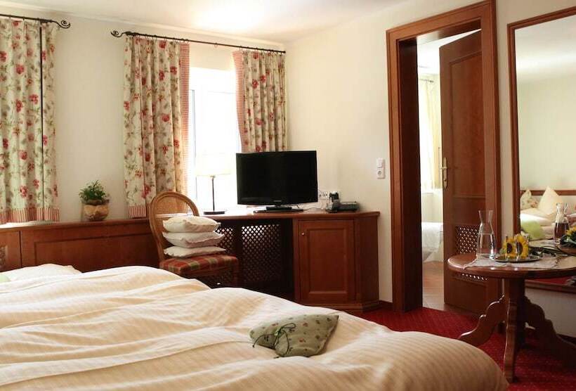 Номер Стандарт Трехместный, Die Lilie / Hotel Garni