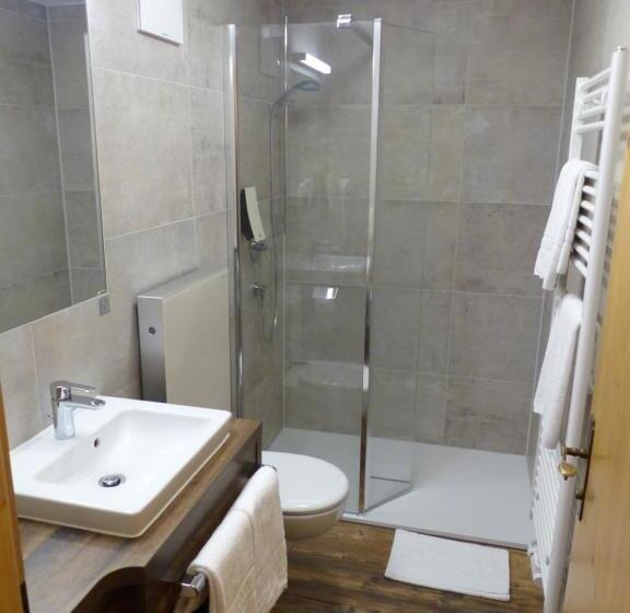 Четырехместный Номер Стандарт, Die Lilie / Hotel Garni