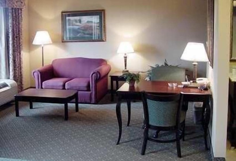 Студия Стандарт, Hampton Inn & Suites Fredericksburg