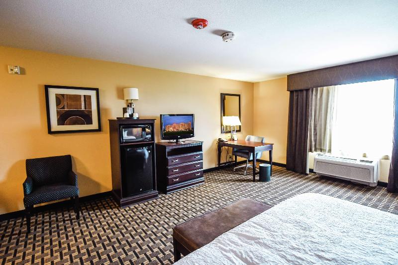 Стандартный Номер Кровать Кинг, Hampton Inn And Suites Pine Bluff