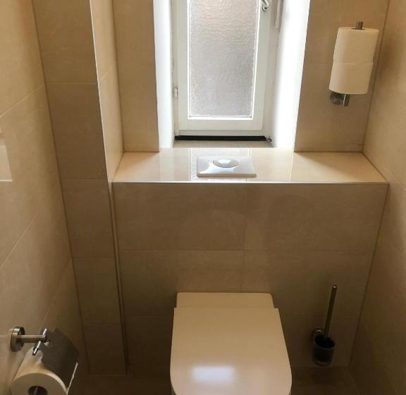 اتاق استاندارد سه نفره, Pension Schmellergarten