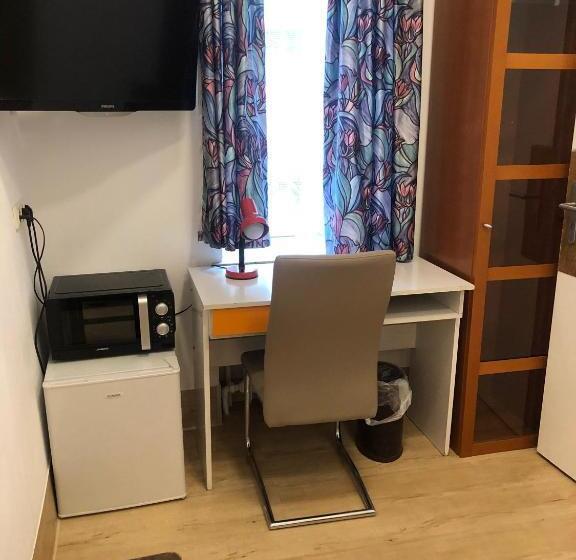 اتاق استاندارد یک نفره, Pension Schmellergarten