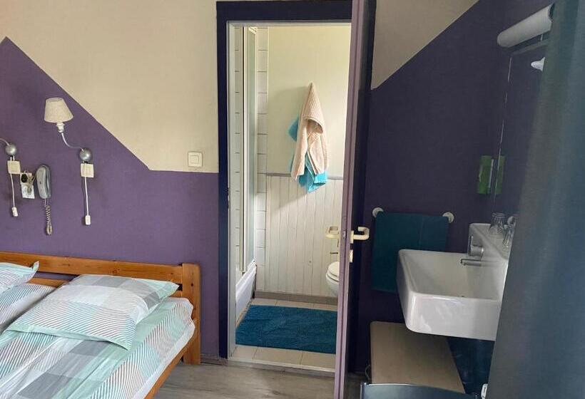 Quarto Estandar, Fauwater
