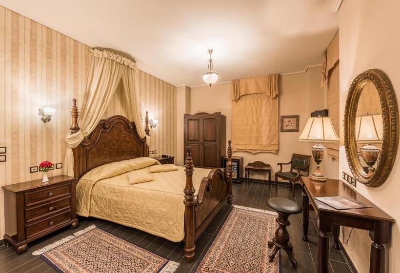 سوییت جونیور, Theofilos Paradise Boutique
