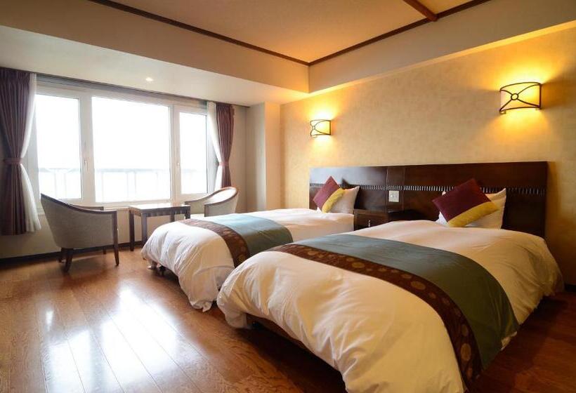 Quarto Deluxe Vista Lago, Toyako Manseikaku Hotel Lakeside Terrace