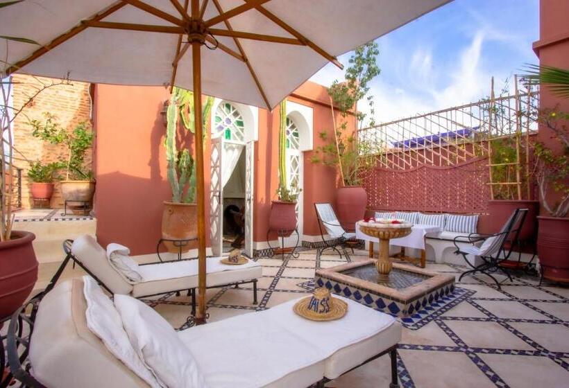 سوییت, Riad Kaiss By Anika