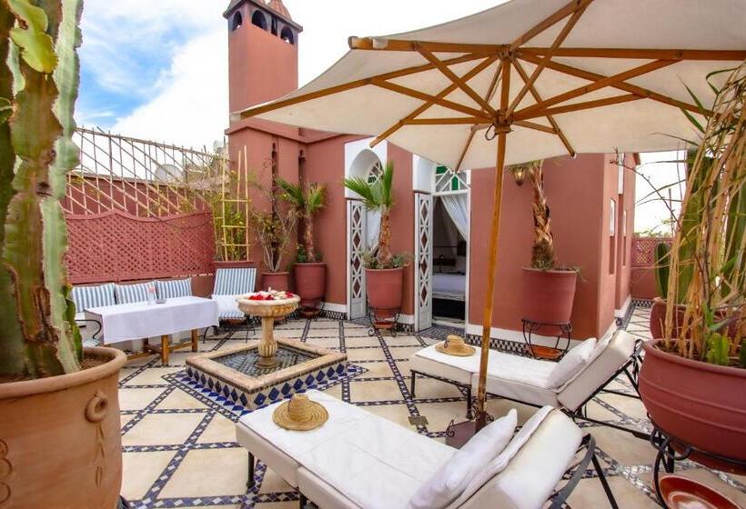 سوییت, Riad Kaiss By Anika