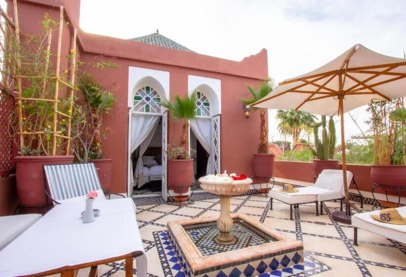 سوییت, Riad Kaiss By Anika