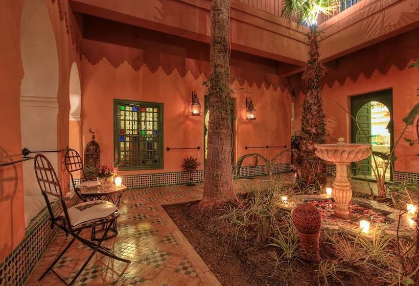 سوییت, Riad Kaiss By Anika