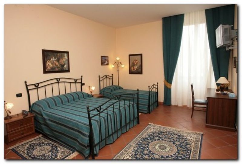 三人经典房间, Grand Hotel Capodimonte