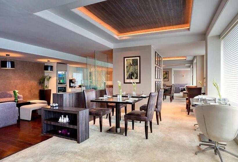 Номер Deluxe Кровать Кинг, Le Méridien Gurgaon, Delhi Ncr