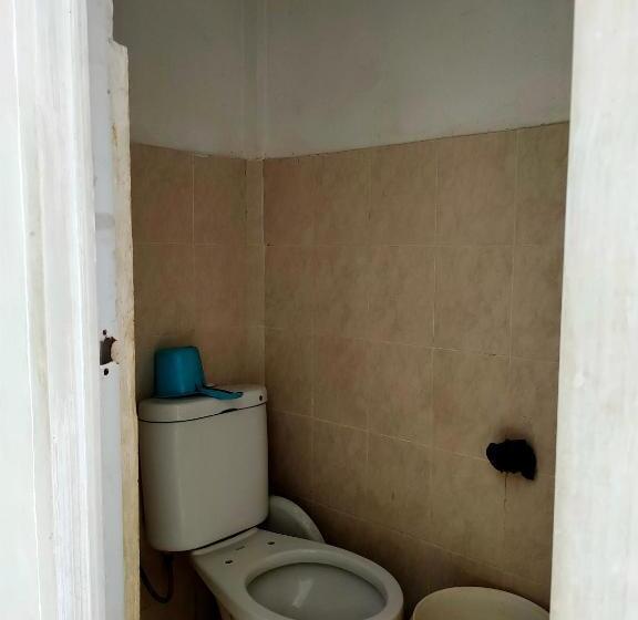 اتاق استاندارد, Oyo 90699 Yellow White Guesthouse Palu