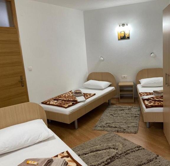 اتاق استاندارد سه نفره, Pansion Lazine