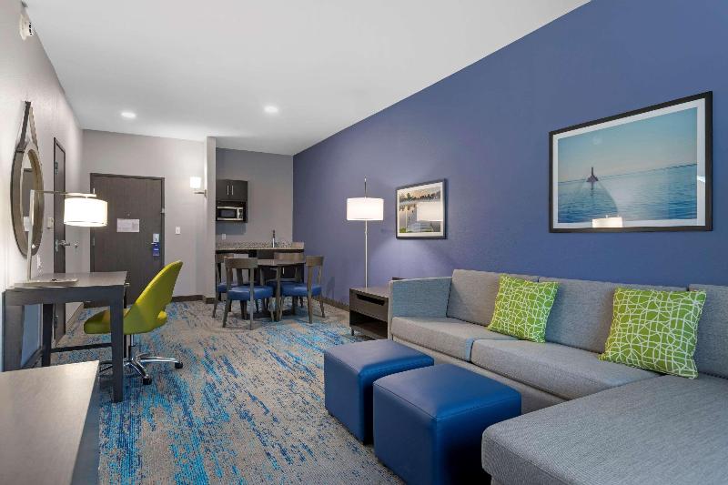 Люкс Кровать Кинг, Comfort Inn & Suites Adrian