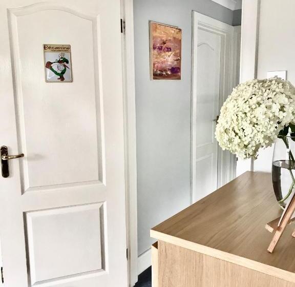 Люкс Deluxe Кровать Кинг, Fox View Guesthouse