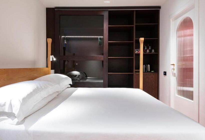 اتاق لوکس, Vico Milano