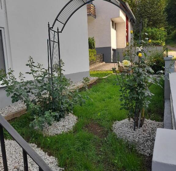 Номер Стандарт с Балконом, Gästezimmer Bernkastel   Gästehaus Barbara